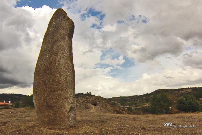 Menhir e Domus de Jana Sa 'e Mazzozzo